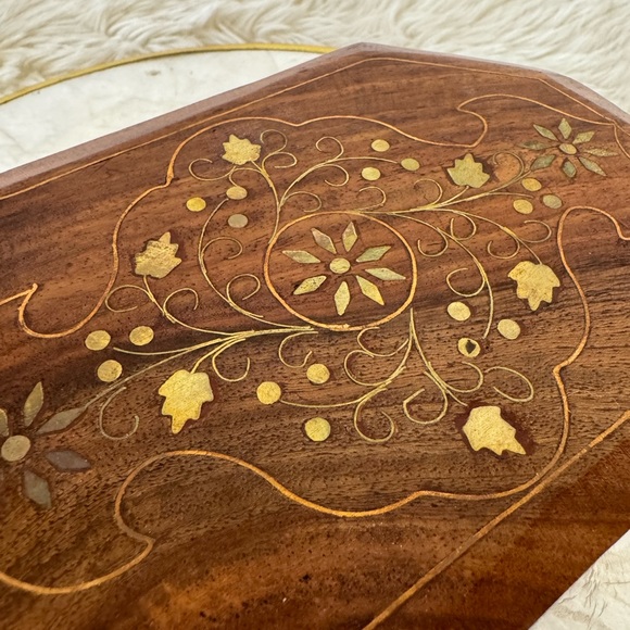 Vintage Wood Trinket Box with Brass Inlay - Picture 7 of 14